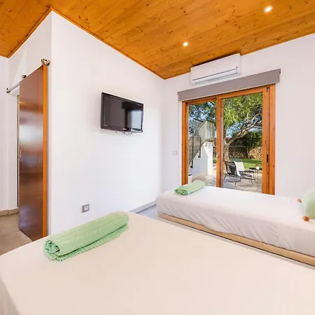 Santa Eulalia 54 * Кан Пикафорт